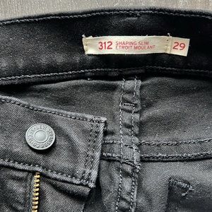 Levi’s 312 Jeans - Size 29